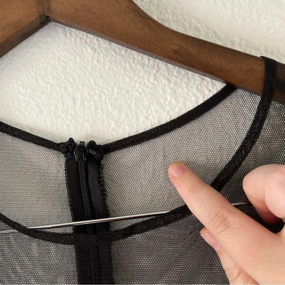 Scarlett Velvet Mesh Panel Metallic Filigree Dress Holiday Size 10 Glamorous - Picture 12 of 15